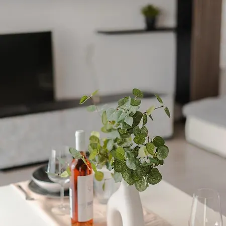 Urban Loft With Private Parking - Premiere Hospital