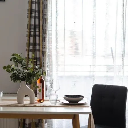 Urban Loft With Private Parking - Premiere Hospital דירה