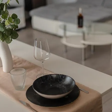 Urban Loft With Private Parking - Premiere Hospital