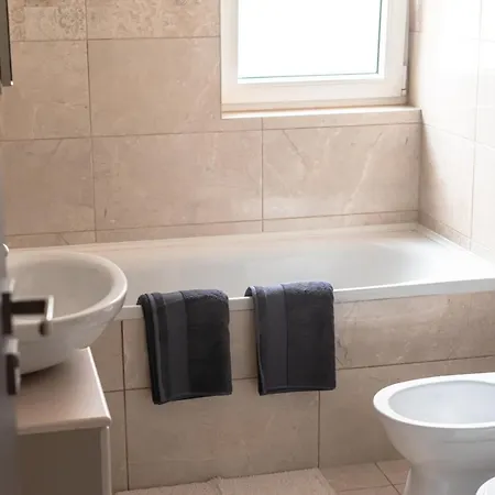 Apartment Urban Loft With Private Parking - Premiere Hospital *