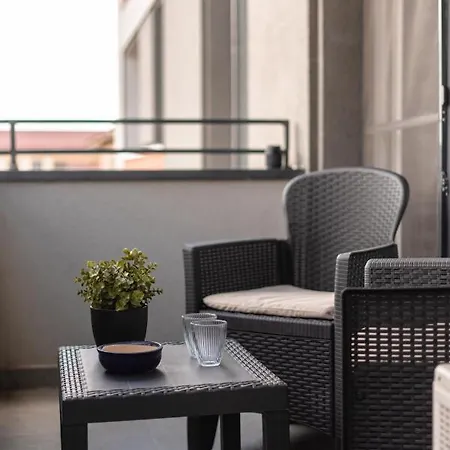 Urban Loft With Private Parking - Premiere Hospital Lägenhet *