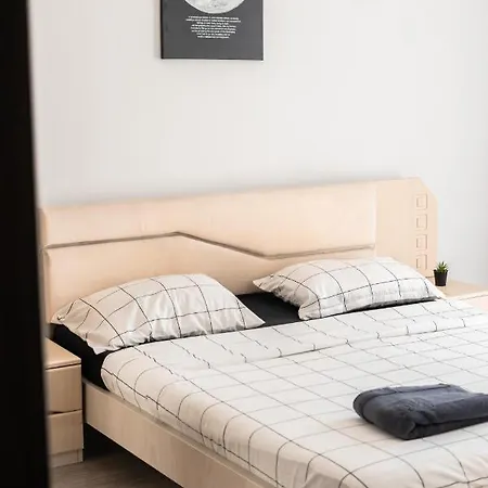 Apartment Urban Loft With Private Parking - Premiere Hospital
