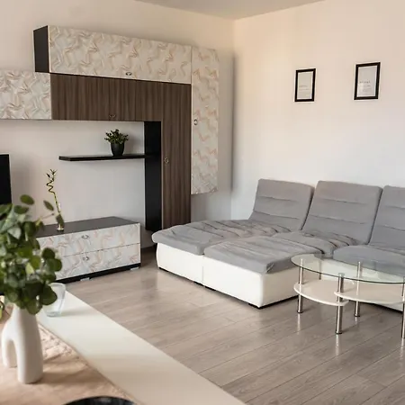 Urban Loft With Private Parking - Premiere Hospital Apartment *