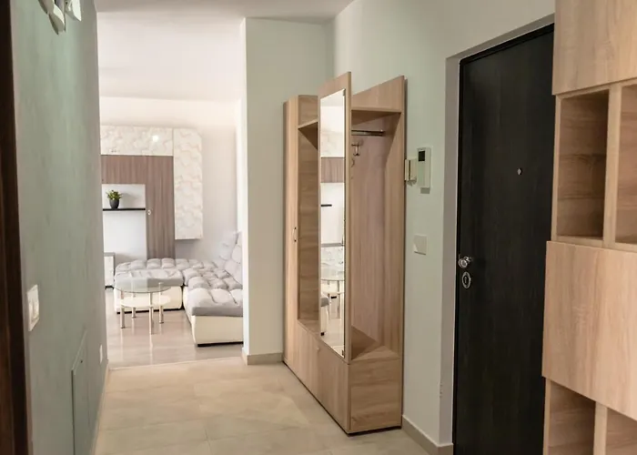 Urban Loft With Private Parking - Premiere Hospital Apartment *