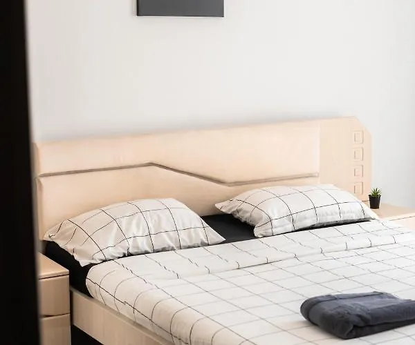 Apartment Urban Loft With Private Parking - Premiere Hospital